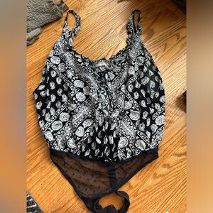 Free people flowy black and white patterned body suit